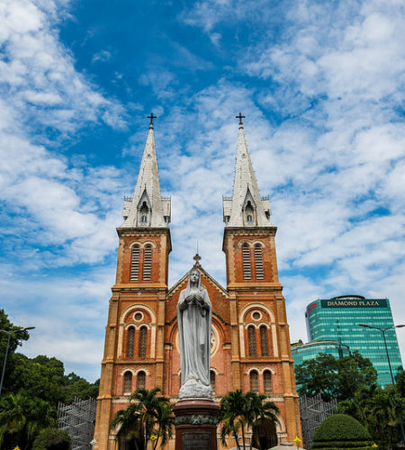 catedral notre dame saigon vietnam