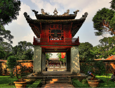 templo de literatura hanoi vietnam