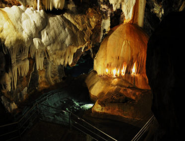 CUEVA DE SORPRESA