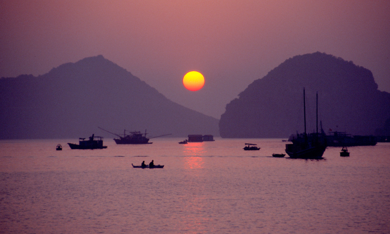 Bahía de Ha Long en viaje de luna de miel